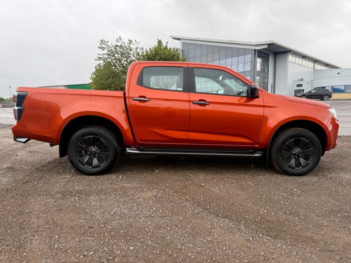 Isuzu D-Max V-Cross - Image 3