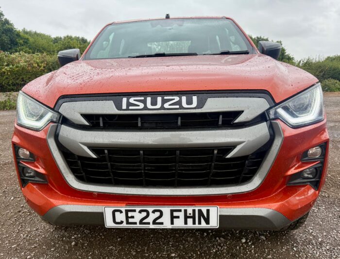 Isuzu D-Max V-Cross - Image 11