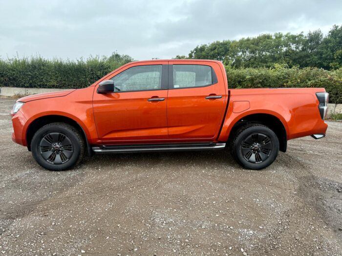 Isuzu D-Max V-Cross - Image 2