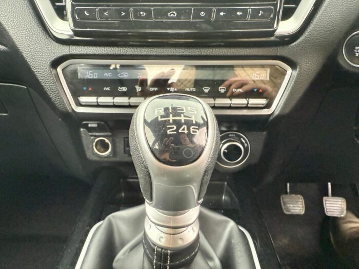 Isuzu D-Max V-Cross - Image 18