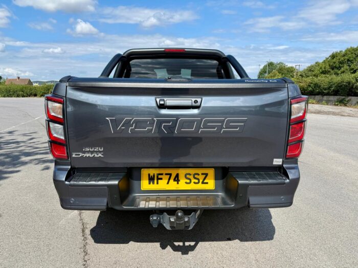 Isuzu D-Max V-Cross (Ex Management Vehicle) - Image 6