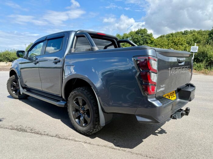 Isuzu D-Max V-Cross (Ex Management Vehicle) - Image 2