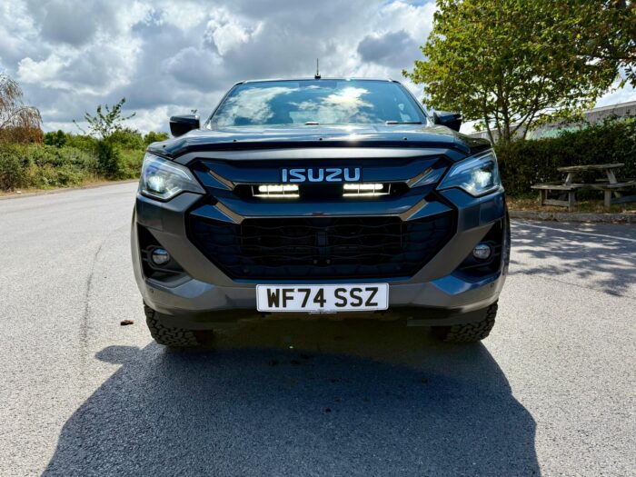 Isuzu D-Max V-Cross (Ex Management Vehicle) - Image 5