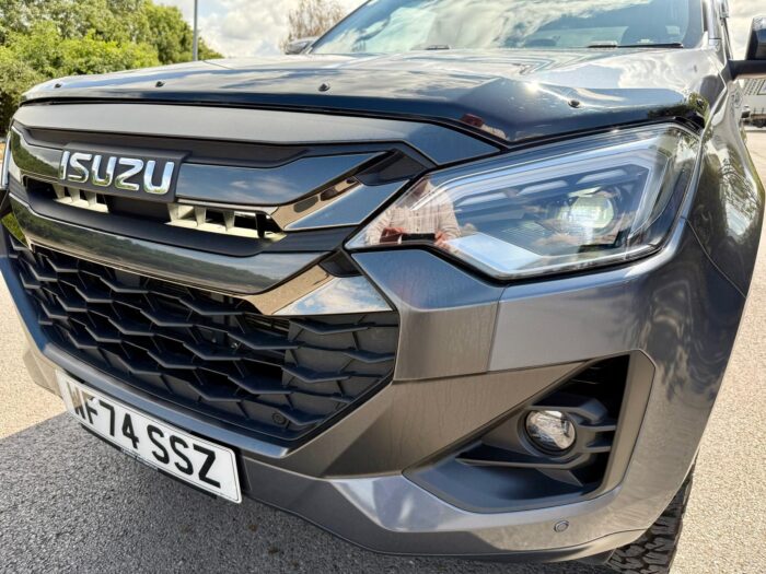 Isuzu D-Max V-Cross (Ex Management Vehicle) - Image 11