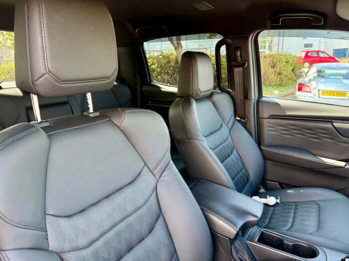 Isuzu D-Max V-Cross (Ex Management Vehicle) - Image 14