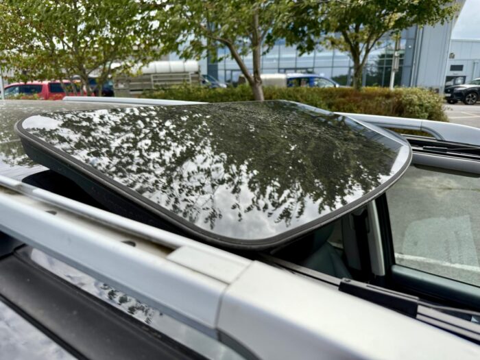 Land Rover Discovery 4 SDV6 Landmark Edition - Image 10