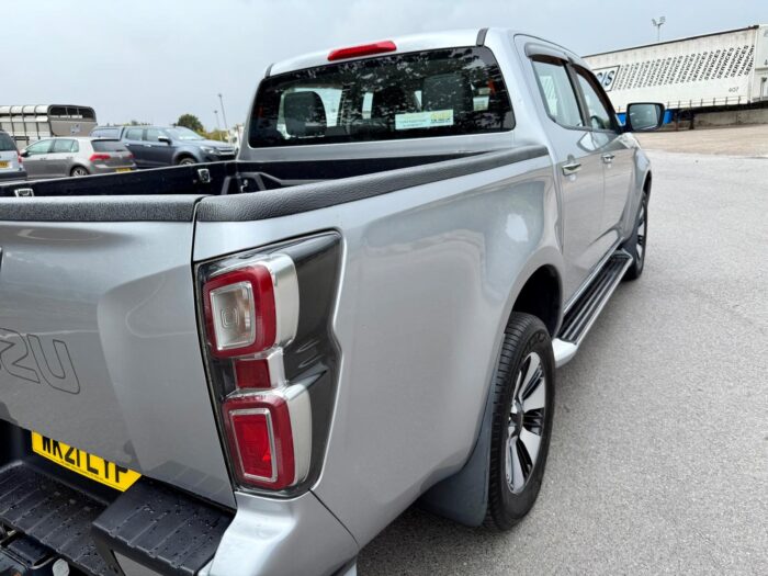 Isuzu D-Max DL40 - Image 9