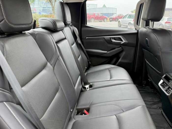 Isuzu D-Max DL40 - Image 18