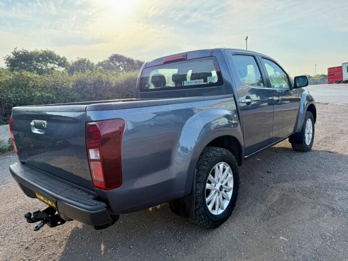Isuzu D-Max Yukon - Image 5