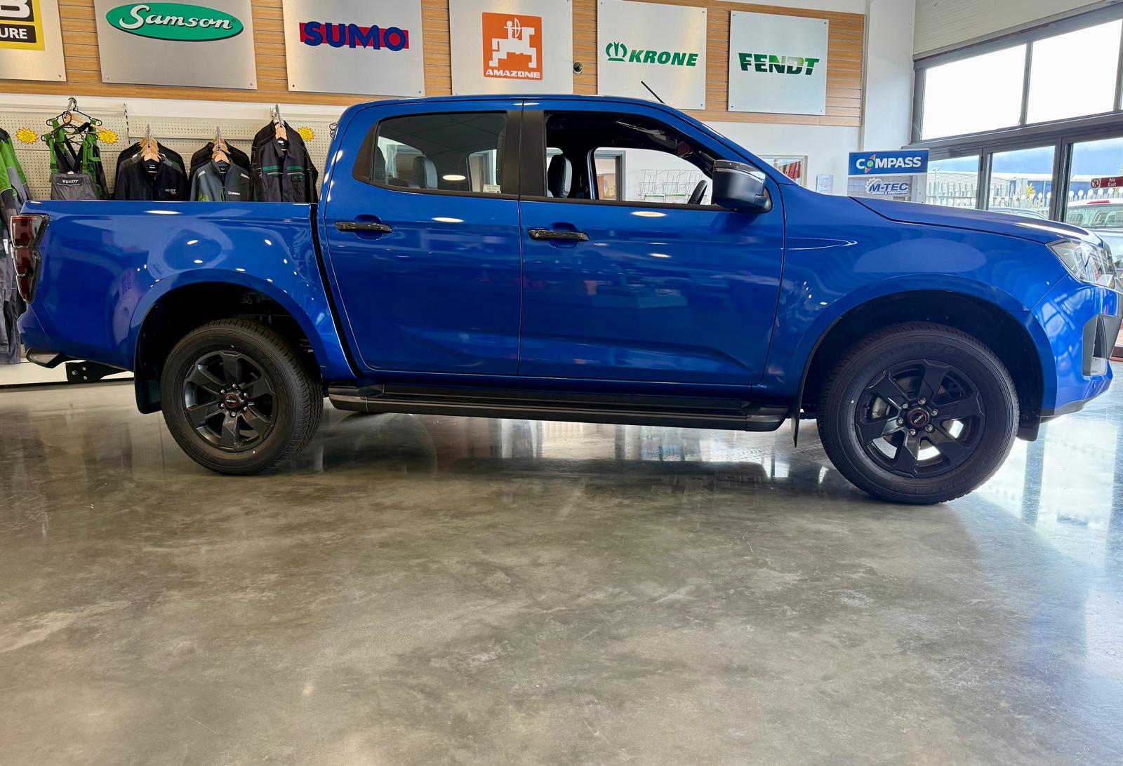 BRAND NEW Isuzu D-Max V-Cross Automatic - Image 6