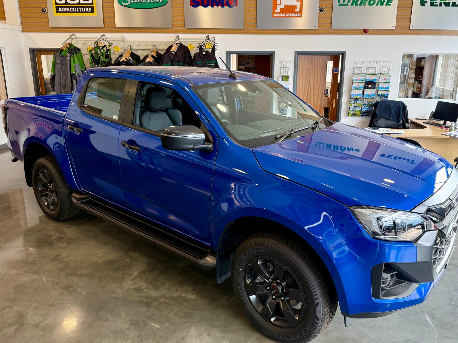 BRAND NEW Isuzu D-Max V-Cross Automatic - Image 4