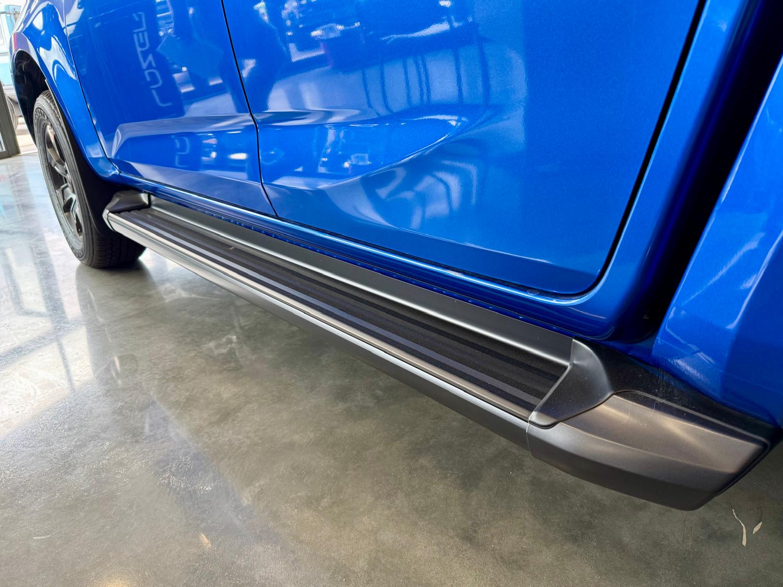 BRAND NEW Isuzu D-Max V-Cross Automatic - Image 11