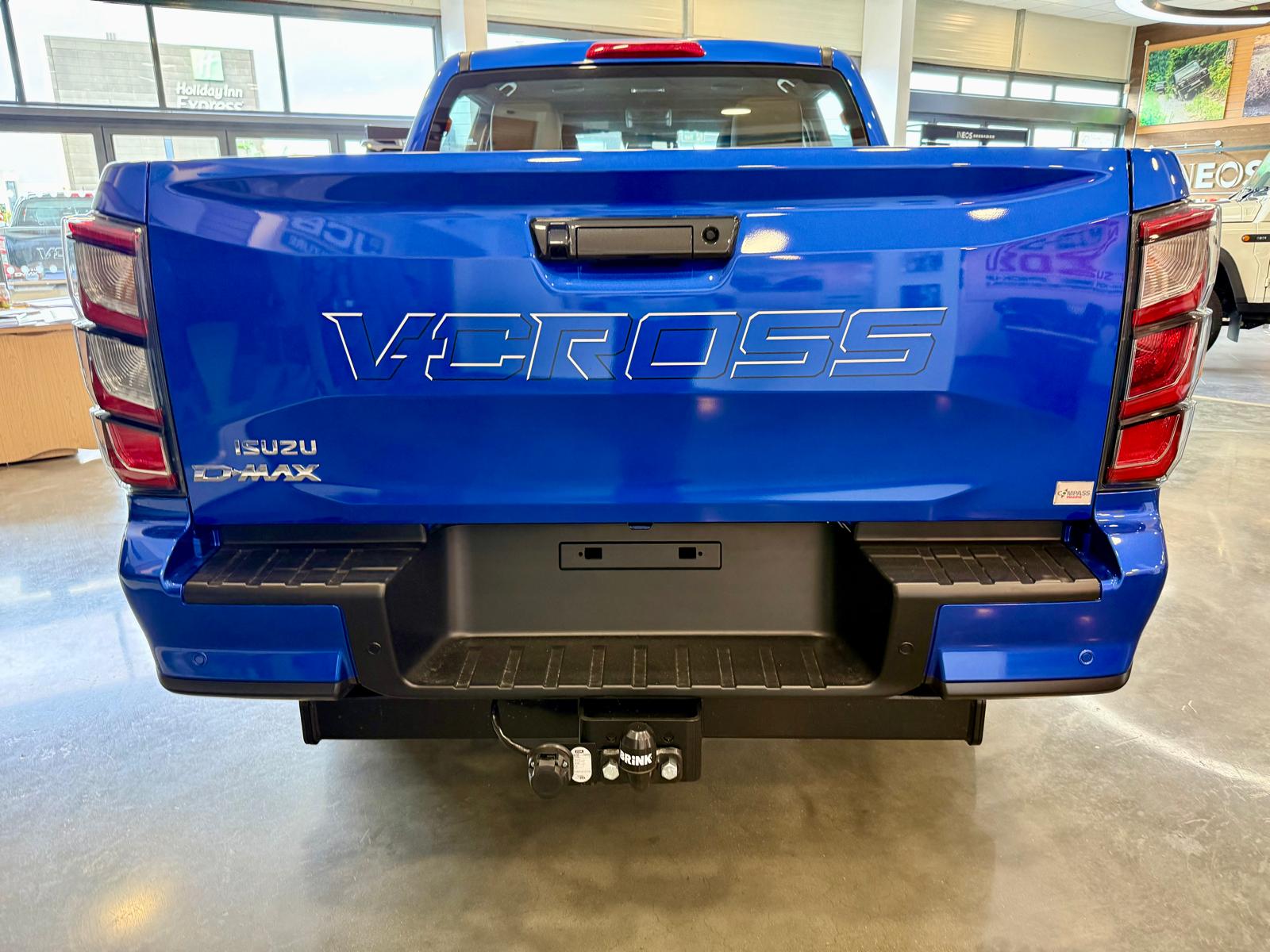 BRAND NEW Isuzu D-Max V-Cross Automatic - Image 8