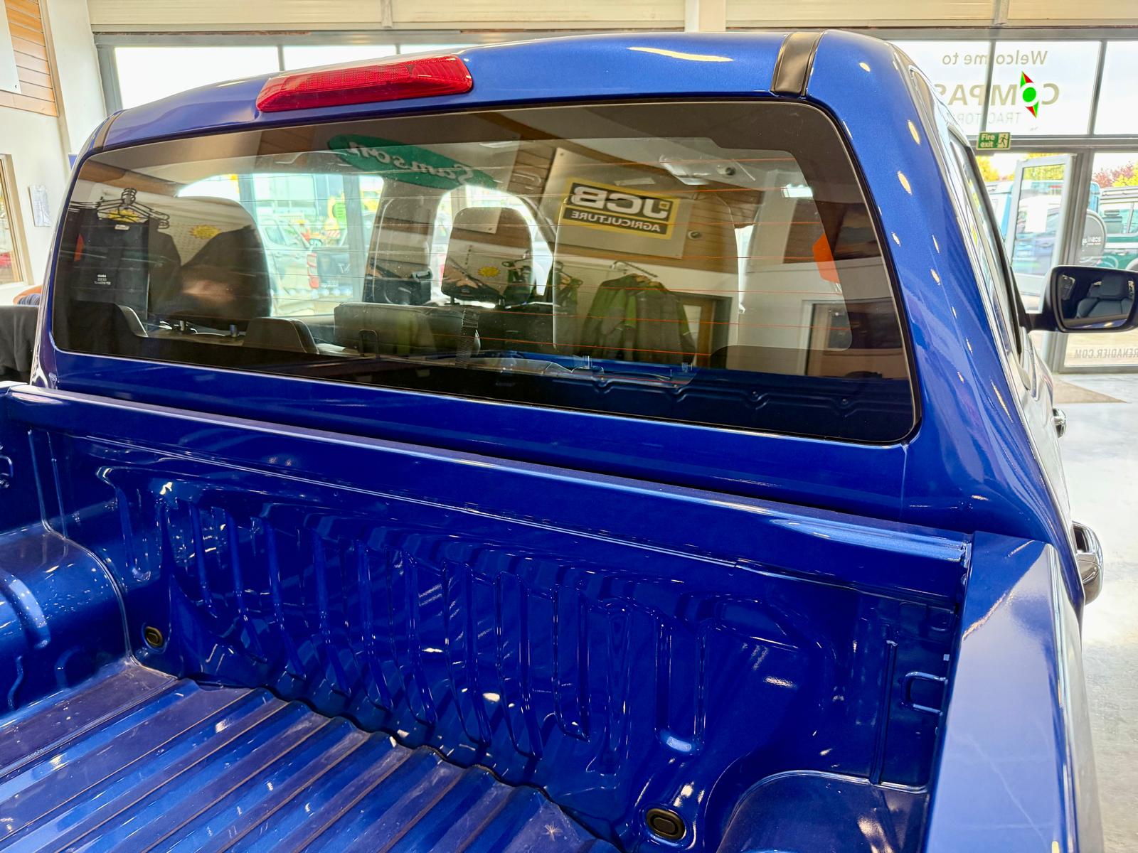 BRAND NEW Isuzu D-Max V-Cross Automatic - Image 12