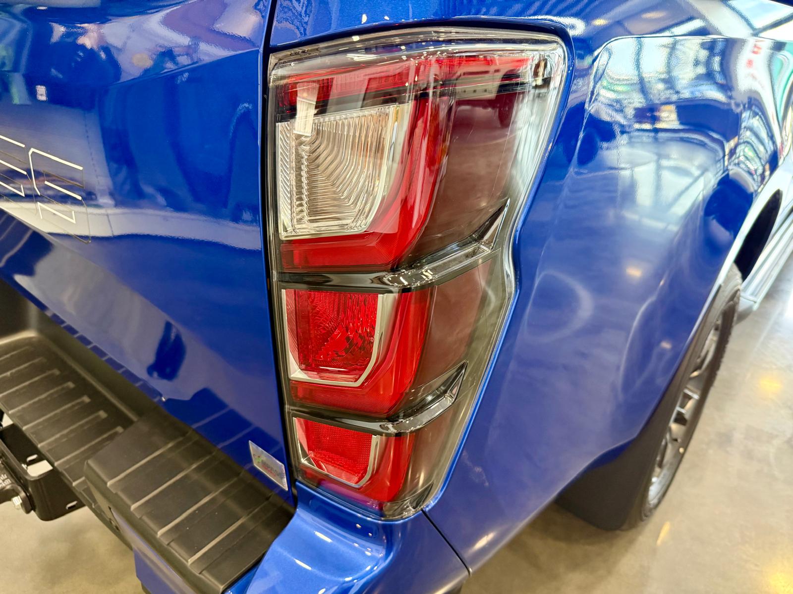 BRAND NEW Isuzu D-Max V-Cross Automatic - Image 10