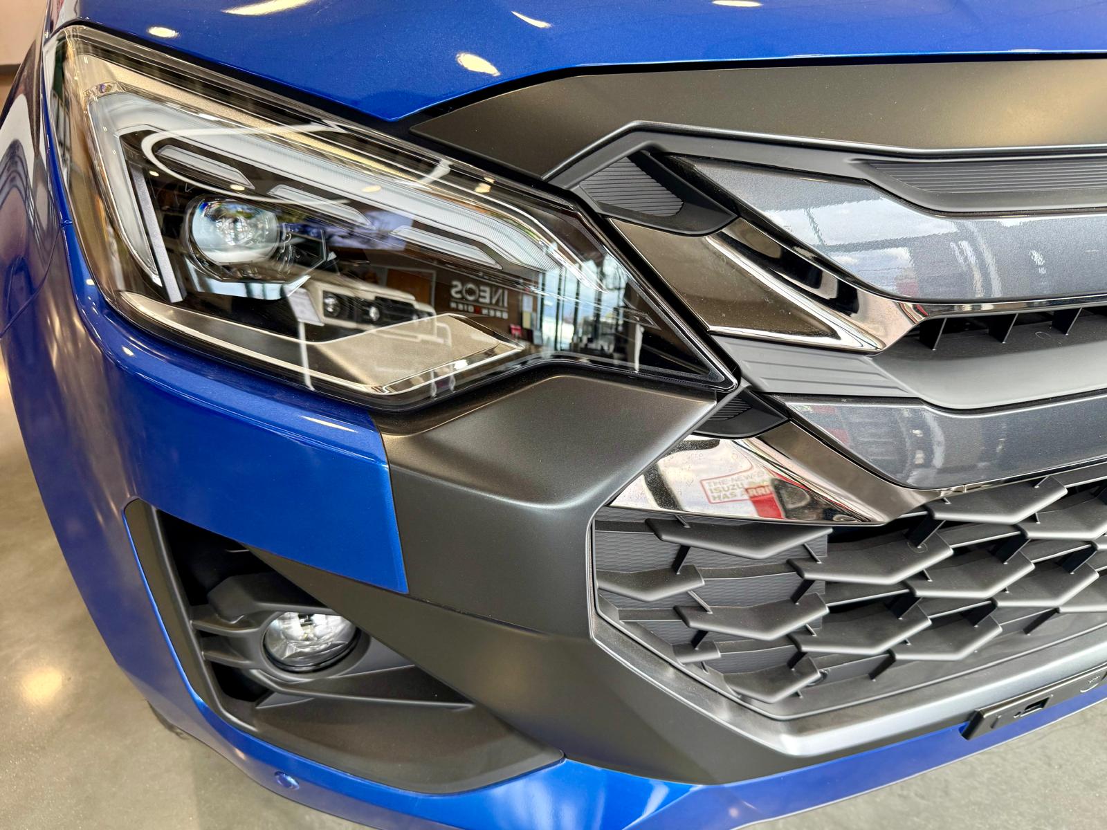 BRAND NEW Isuzu D-Max V-Cross Automatic - Image 9