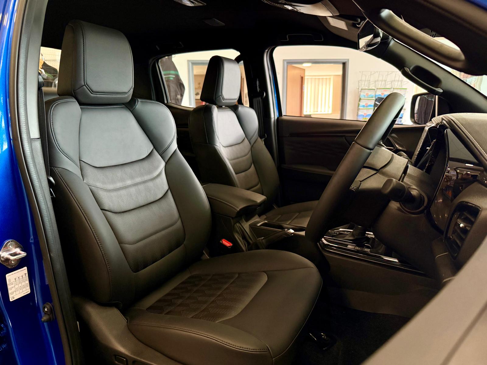 BRAND NEW Isuzu D-Max V-Cross Automatic - Image 18