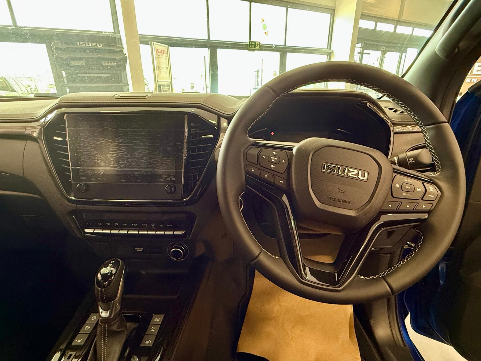 BRAND NEW Isuzu D-Max V-Cross Automatic - Image 21