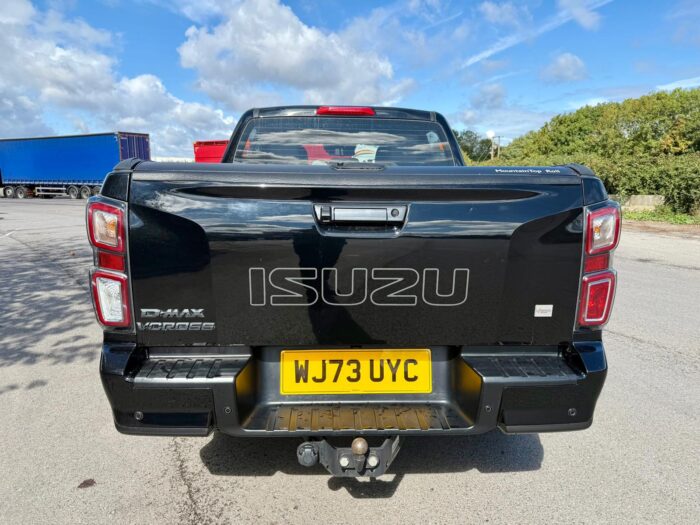 Isuzu D-Max V-Cross Automatic - Image 9