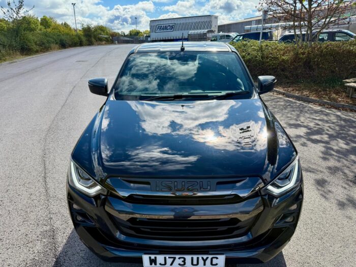 Isuzu D-Max V-Cross Automatic - Image 8