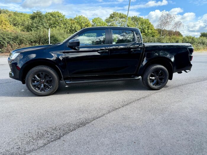 Isuzu D-Max V-Cross Automatic - Image 5
