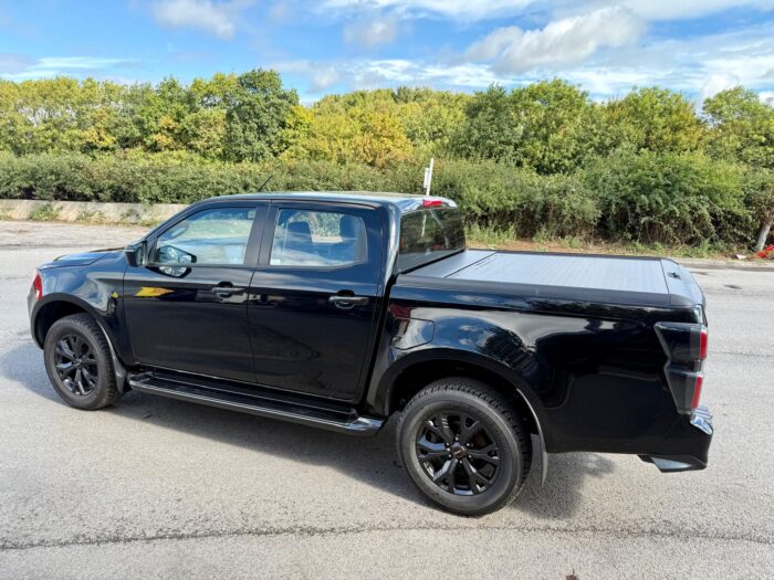 Isuzu D-Max V-Cross Automatic - Image 6