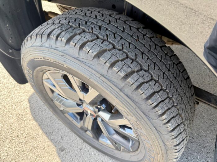 Isuzu D-Max V-Cross Automatic - Image 18