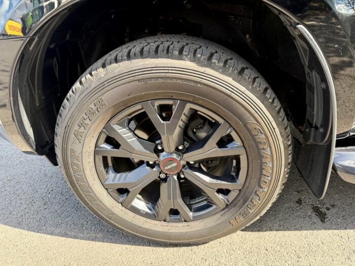 Isuzu D-Max V-Cross Automatic - Image 17