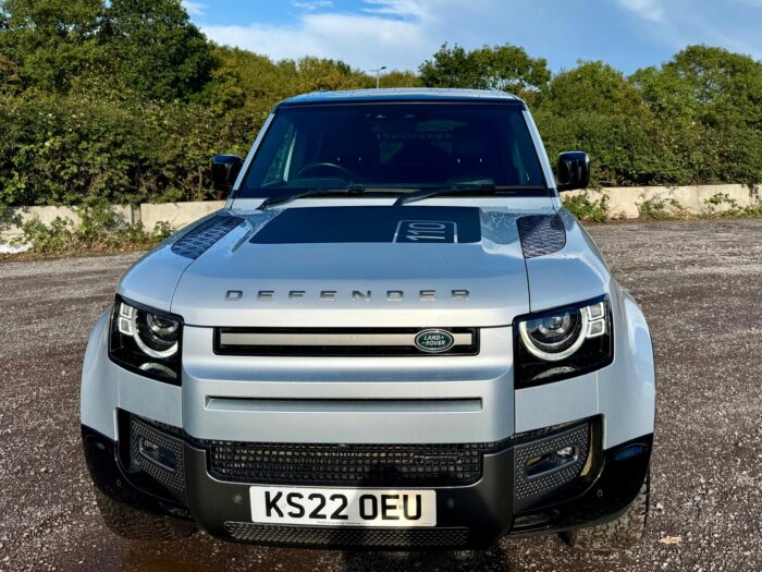 Land Rover Defender 110 D300 X-Dynamic HSE - Image 7