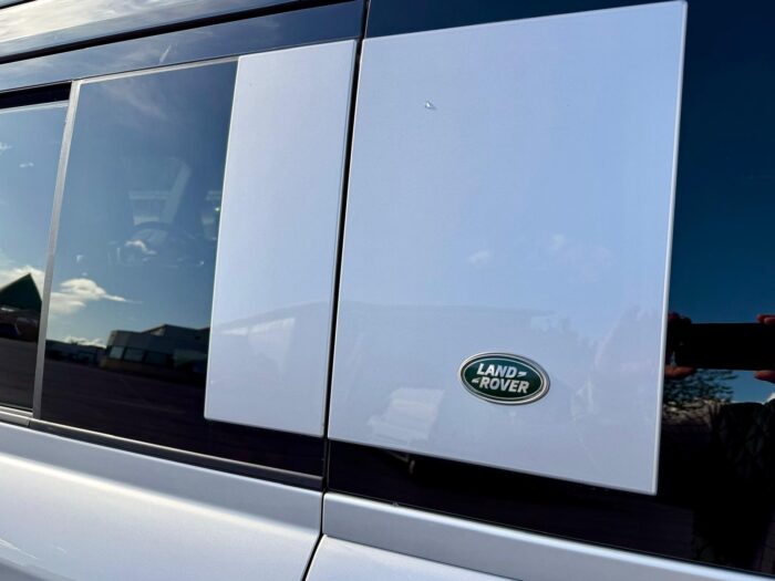 Land Rover Defender 110 D300 X-Dynamic HSE - Image 16