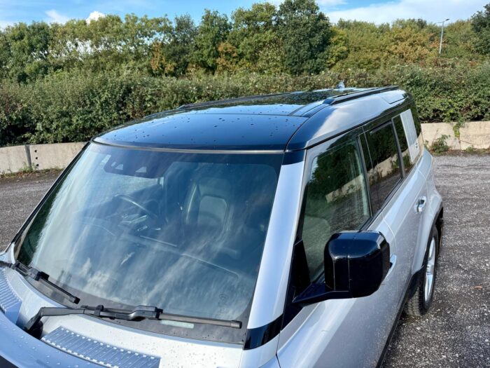 Land Rover Defender 110 D300 X-Dynamic HSE - Image 9