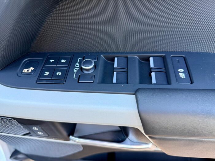 Land Rover Defender 110 D300 X-Dynamic HSE - Image 25