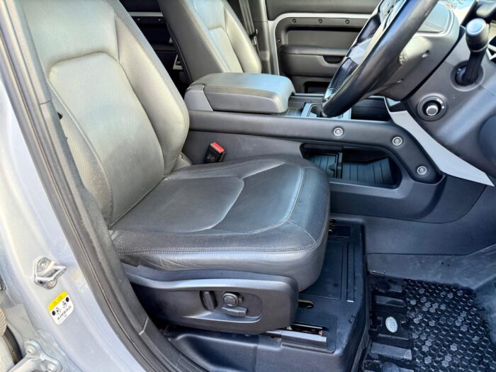 Land Rover Defender 110 D300 X-Dynamic HSE - Image 19