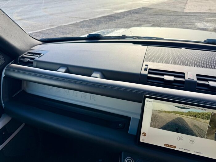 Land Rover Defender 110 D300 X-Dynamic HSE - Image 32