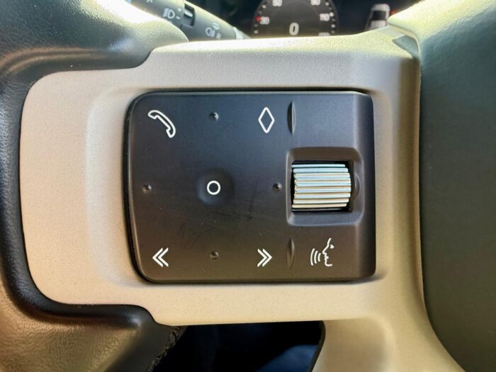 Land Rover Defender 110 D300 X-Dynamic HSE - Image 37