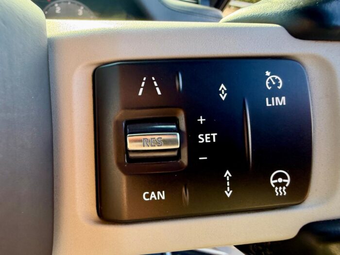 Land Rover Defender 110 D300 X-Dynamic HSE - Image 38
