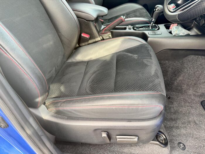 Toyota Hilux GR Sport 2.8L - Image 19