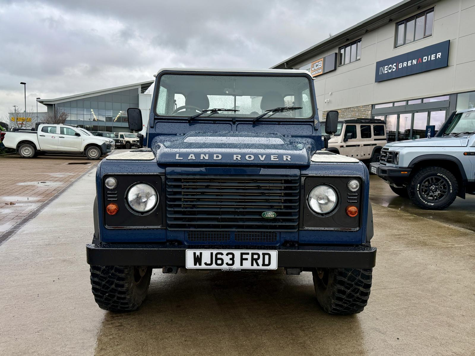 Land Rover Defender 110 TDCi Hi-Capacity PickUp - Image 4