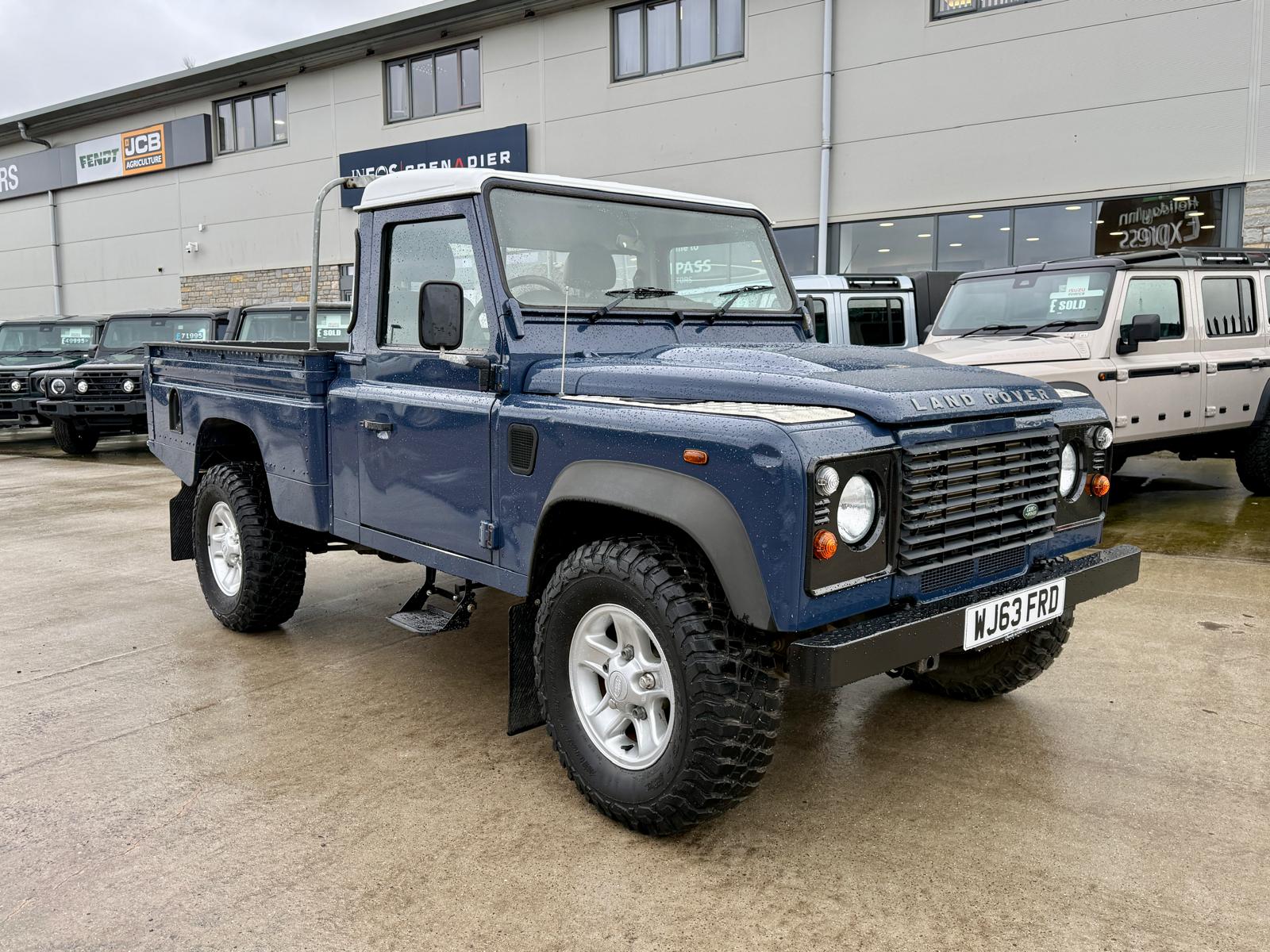 Land Rover Defender 110 TDCi Hi-Capacity PickUp - Image 2