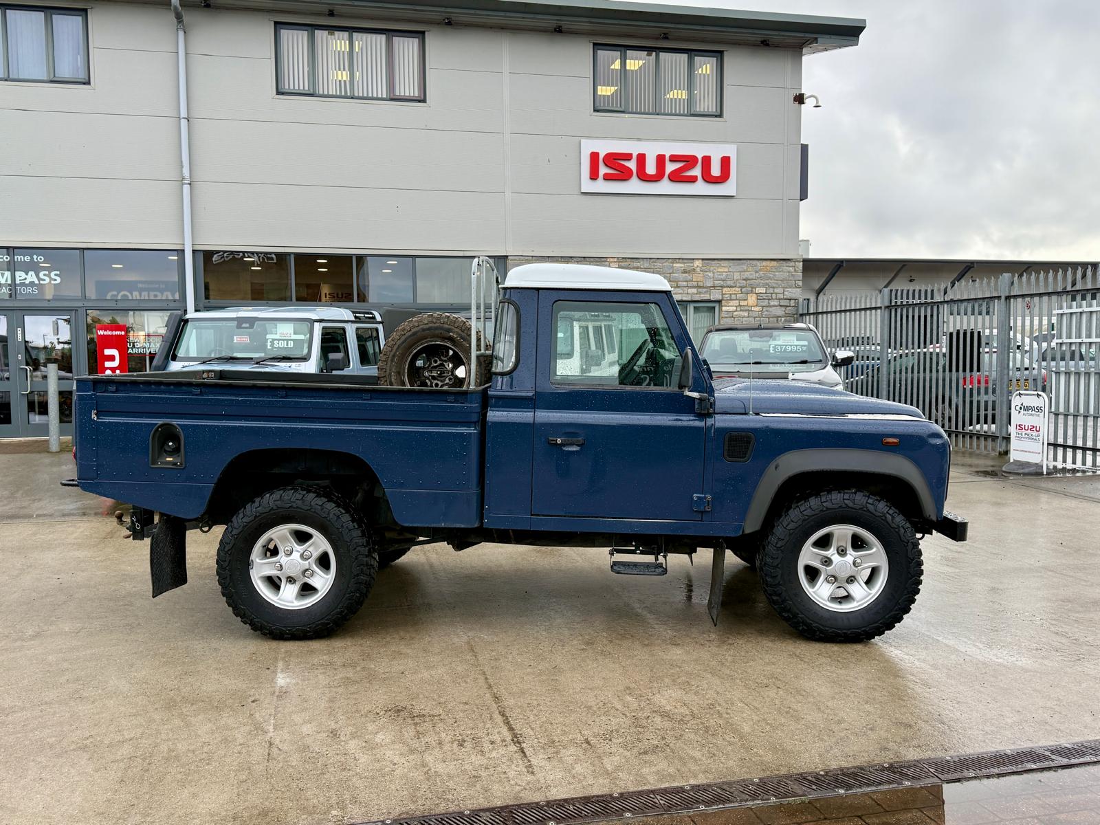 Land Rover Defender 110 TDCi Hi-Capacity PickUp - Image 5