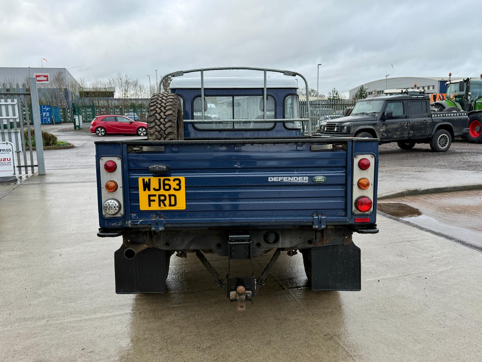 Land Rover Defender 110 TDCi Hi-Capacity PickUp - Image 9