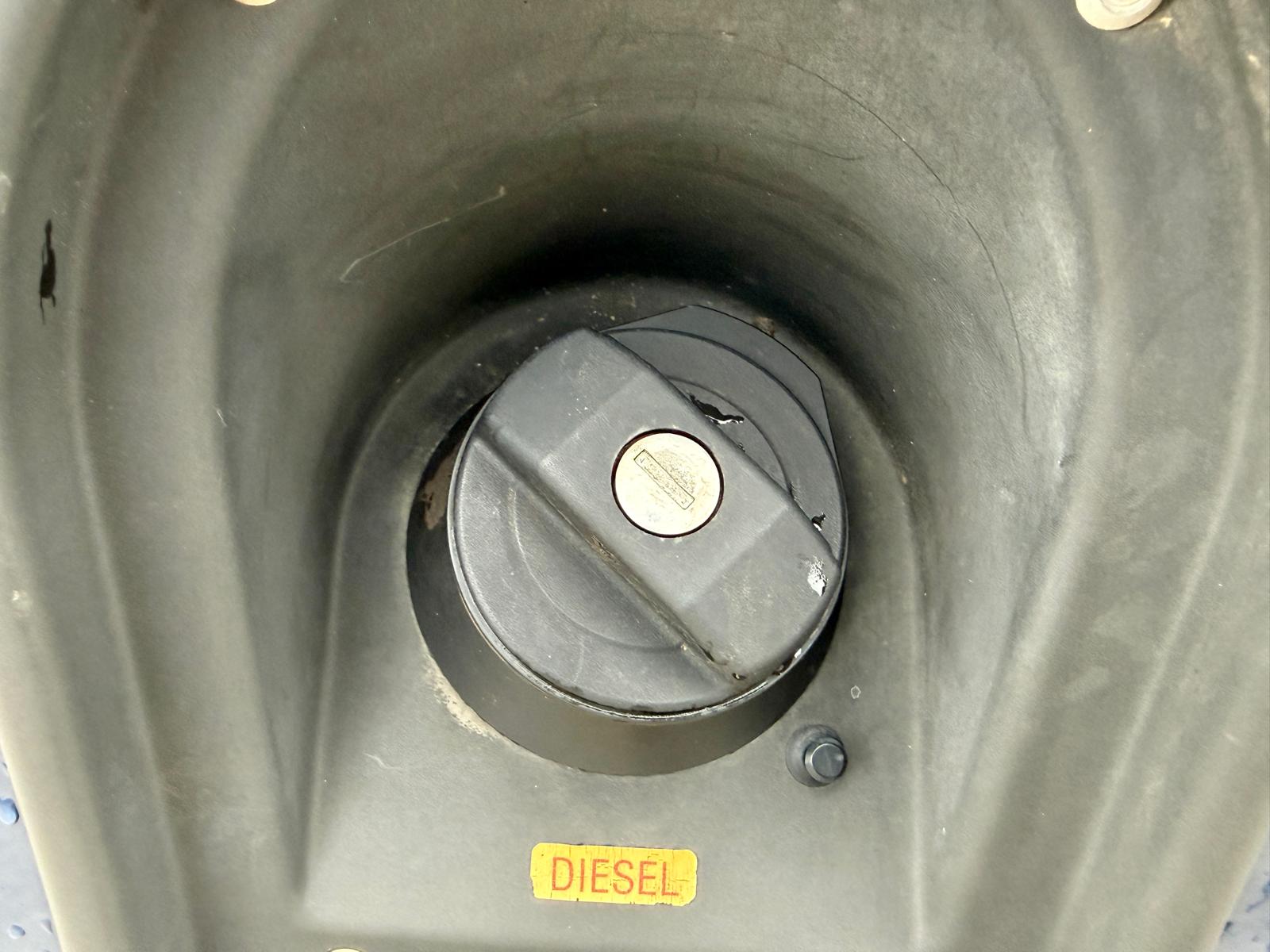 Land Rover Defender 110 TDCi Hi-Capacity PickUp - Image 14