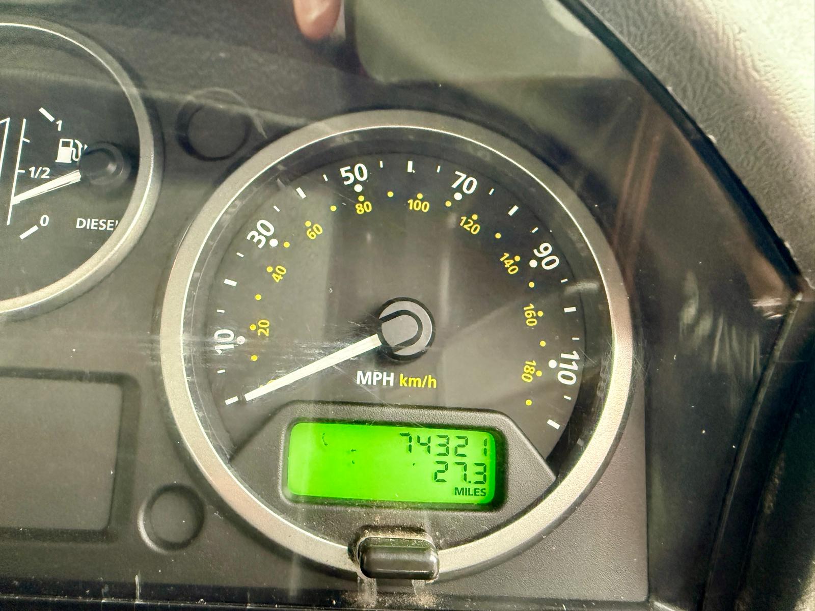 Land Rover Defender 110 TDCi Hi-Capacity PickUp - Image 18