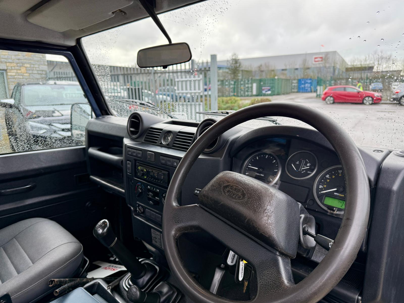 Land Rover Defender 110 TDCi Hi-Capacity PickUp - Image 11