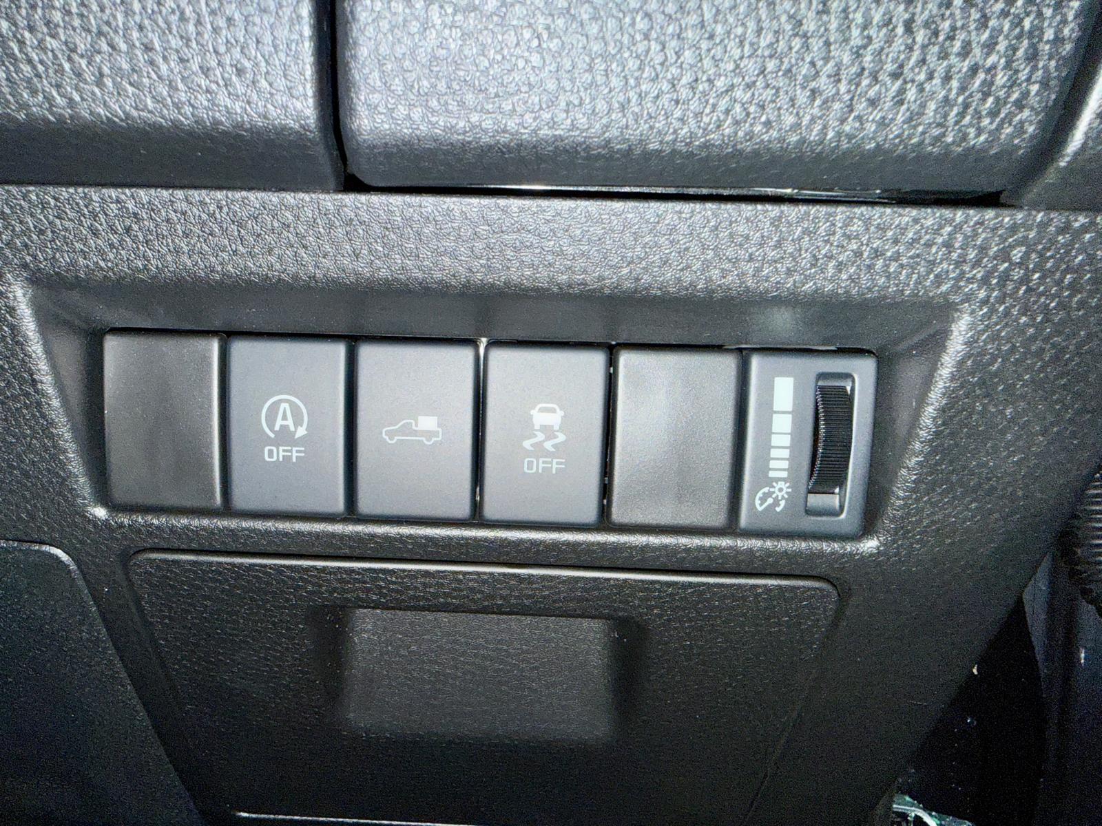 Isuzu D-Max V-Cross Commercial (Ex Demonstrator) - Image 19