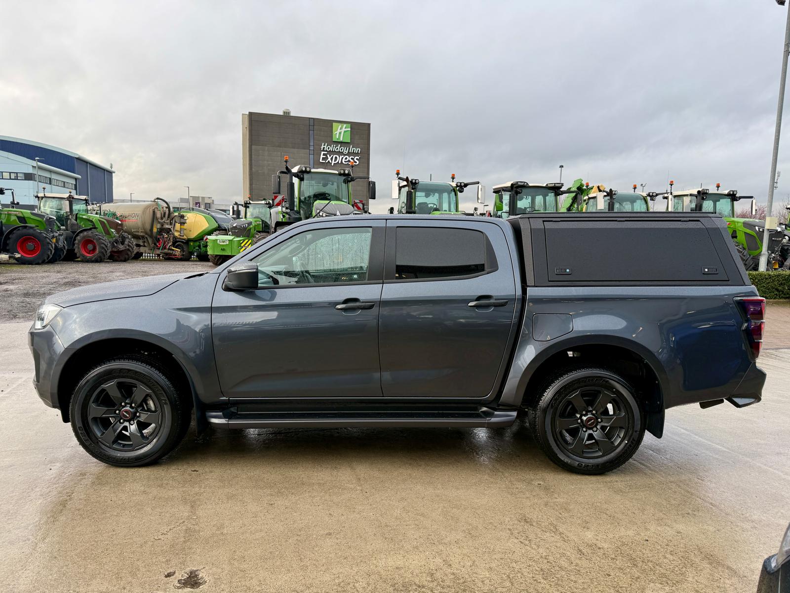 Isuzu D-Max V-Cross Commercial (Ex Demonstrator) - Image 5