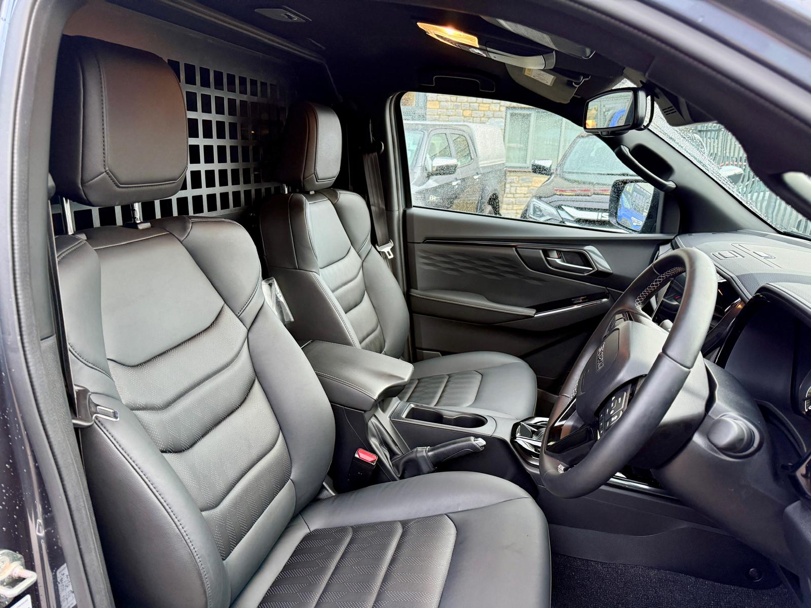 Isuzu D-Max V-Cross Commercial (Ex Demonstrator) - Image 10