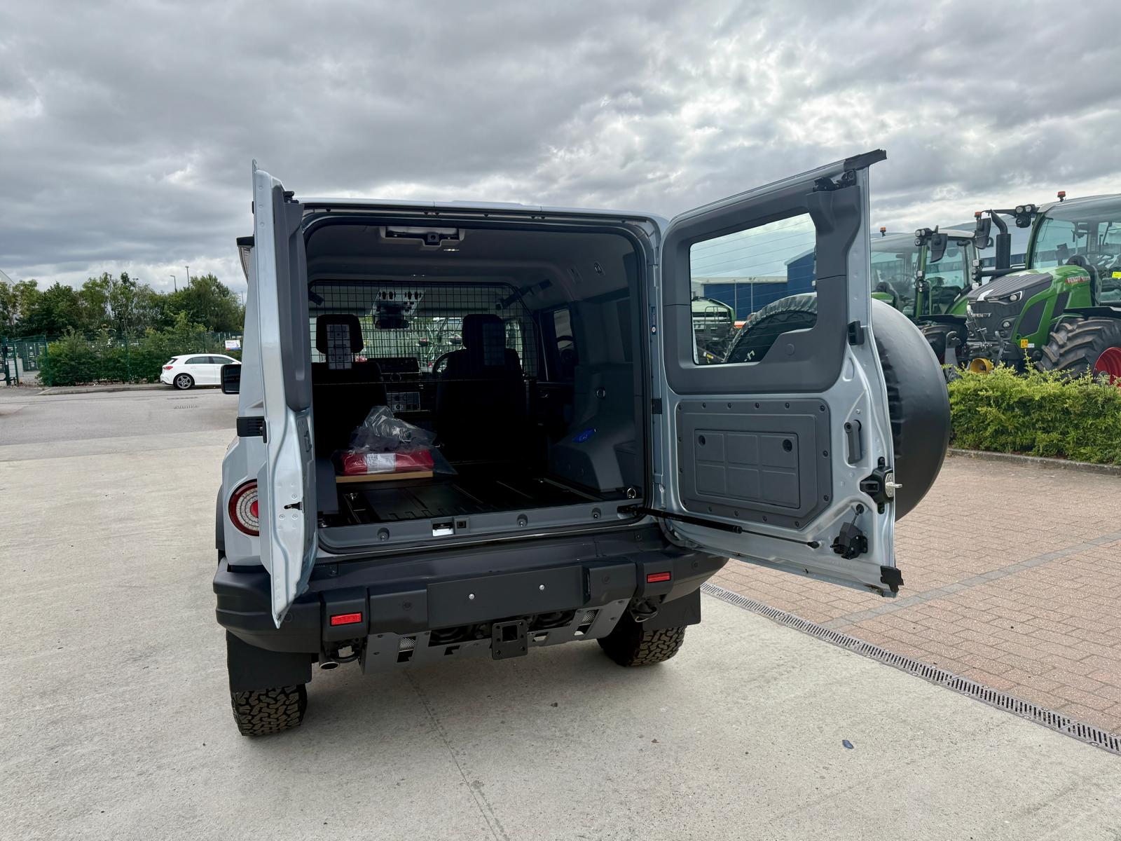INEOS Grenadier Utility Wagon 2-Seat Commercial (NEW 25MY) - Image 15