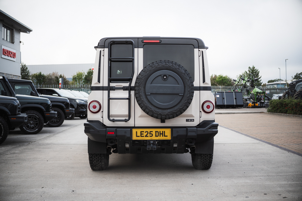 INEOS Grenadier Station Wagon 1924 Belstaff Edition - Image 5