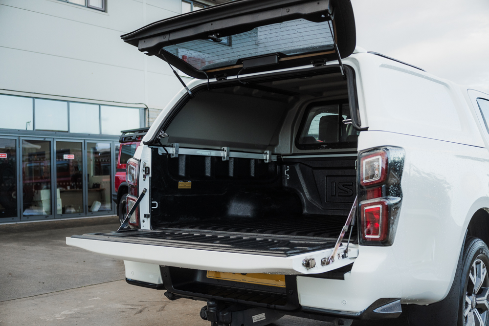 Isuzu D-Max DL40 Automatic - Image 11